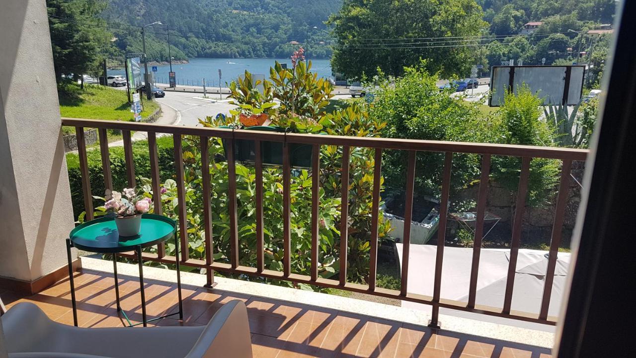Sobreiro Apartamentos Rio Caldo Εξωτερικό φωτογραφία